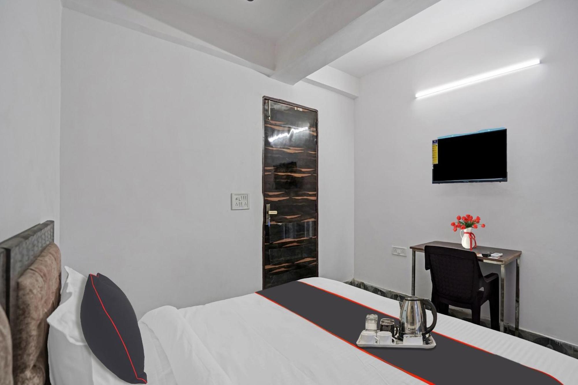 Super O Sk Residency Rohini Hotel