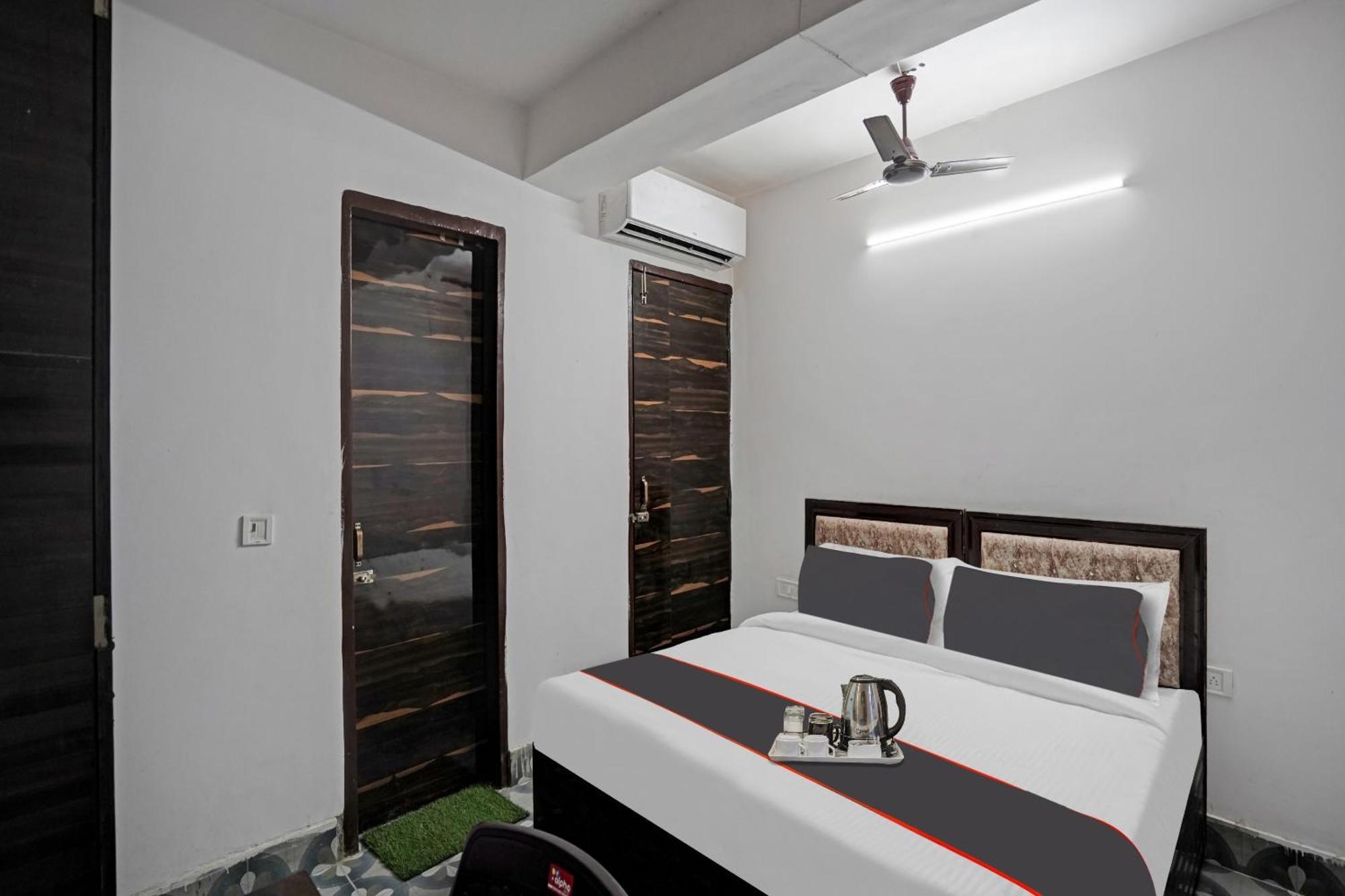 Super O Sk Residency Rohini Hotel 4*