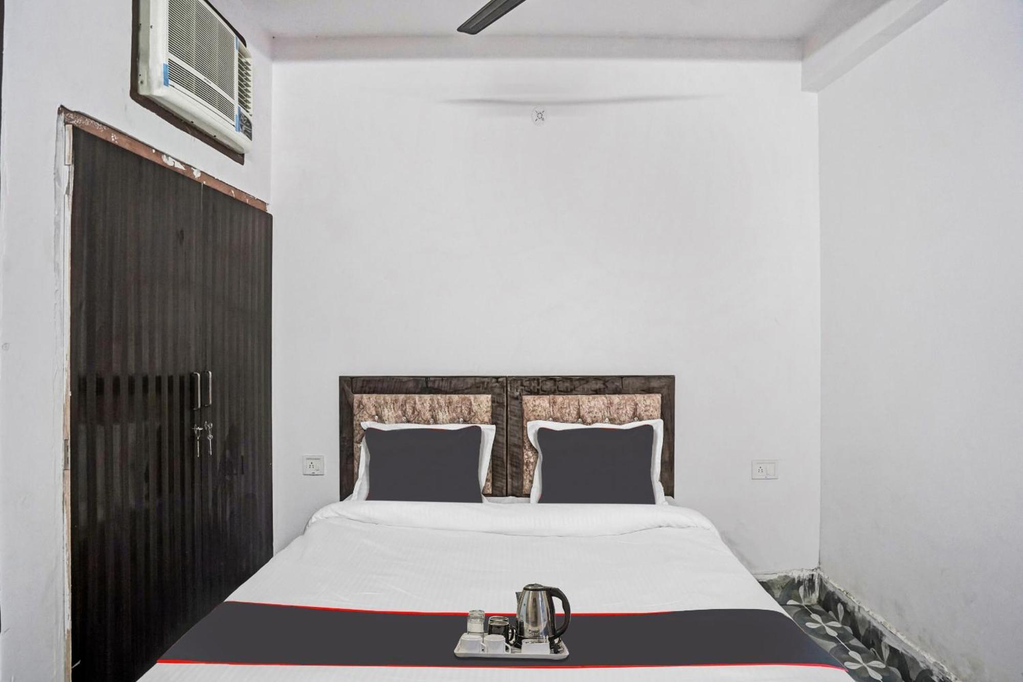 Super O Sk Residency Rohini 4*